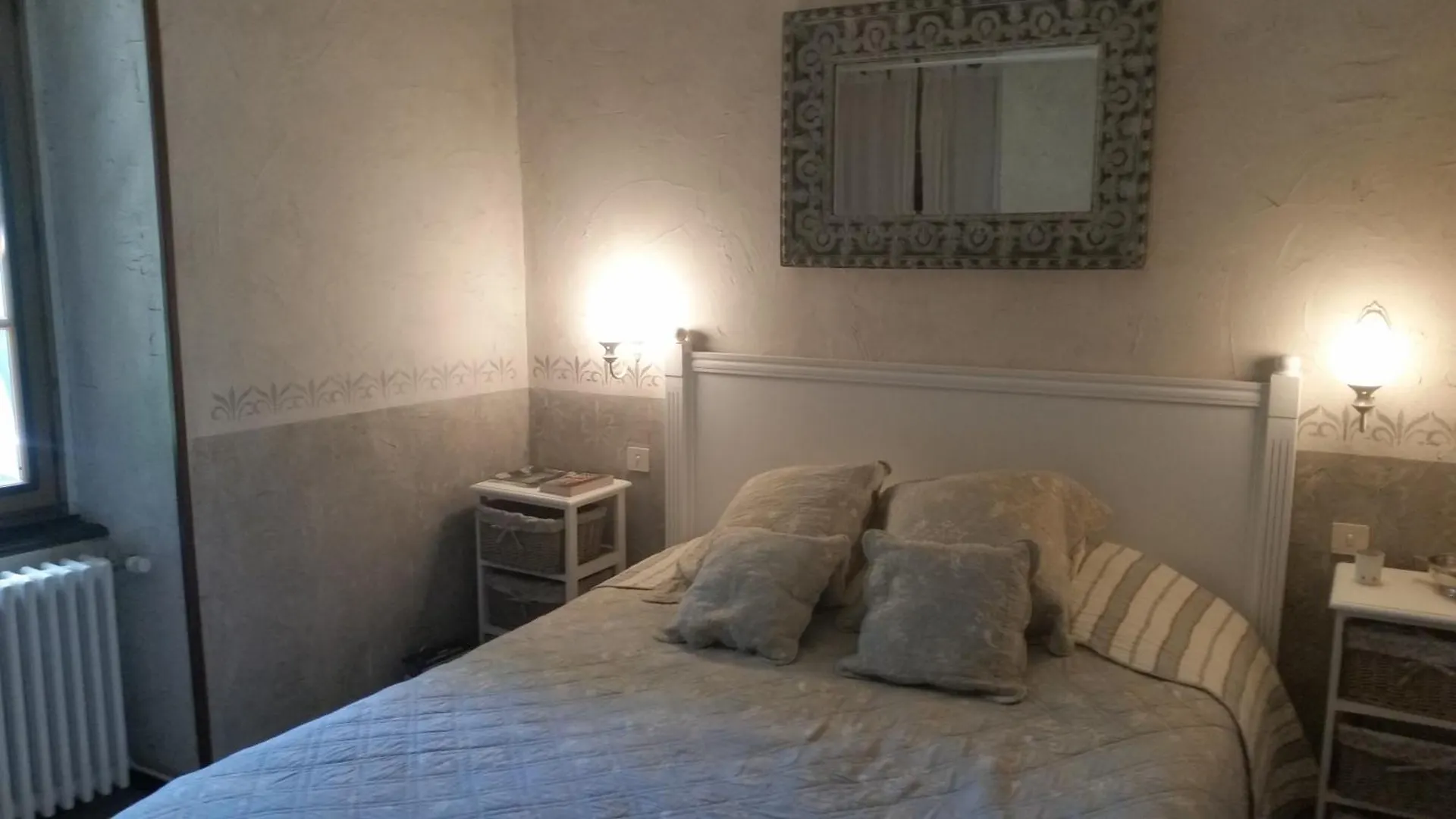 La Maison Aux Volets Bleus Druelle Balsac 0*,  프랑스